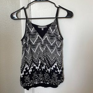 Daniel Rainn v neck tank